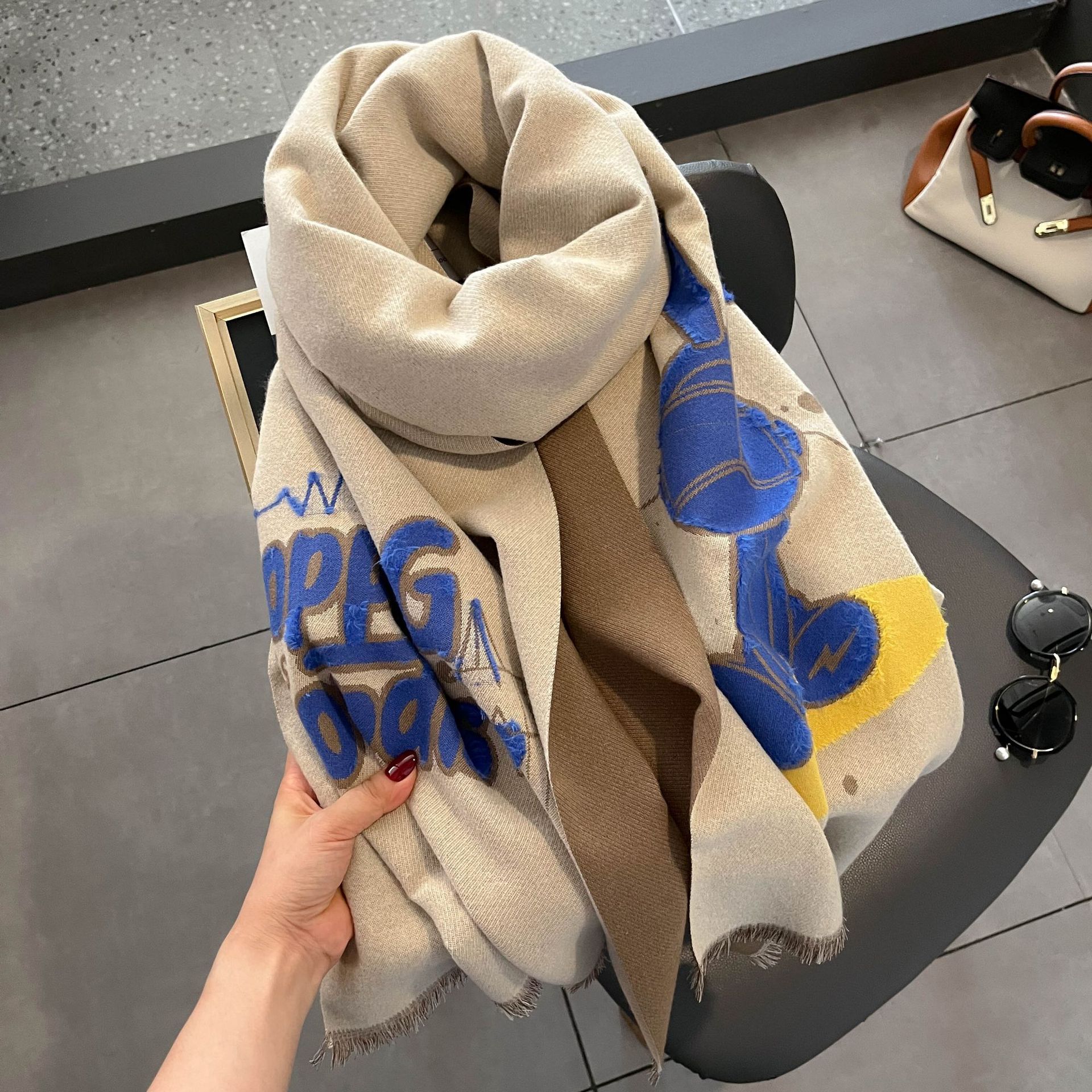 FS001386 ALLCH Cartoon Rabbit Cashmere Scarf - Image 4